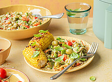 Image of Gebratener Maiskolben mit Salat