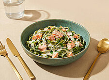 Image of Grüne Nudeln mit Lachs