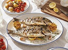 Image of Dorade mit mediterranen Kräutern