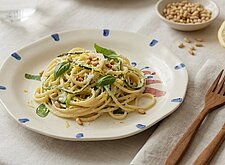 Image of Zucchini-Pasta mit Zitrone