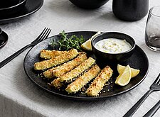 Image of Zucchini Sticks mit Joghurt Dip