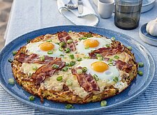 Image of Rösti Frühstückspizza mit Ei und Speck