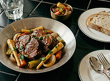 Image of Geschmortes Kalbsschulterscherzel