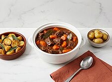 Image of Rindergulasch und Salbeikartoffeln