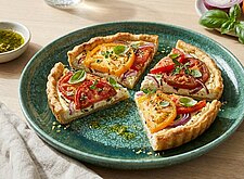 Image of Tomaten Tarte mit Kräuteröl