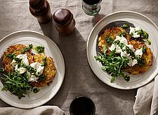 Image of Kartoffelrösti mit Kräuterpesto und Burrata