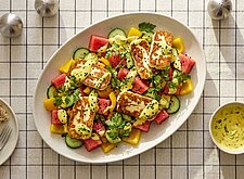 Image of Melonensalat mit Halloumi und Joghurt-Dressing