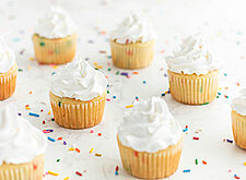 Image of Cupcakes mit Mascarpone-Sahne-Topping