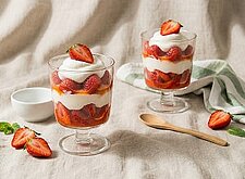 Image of Erdbeerbecher à la russe