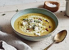 Image of Geröstete Auberginensuppe mit Ziegenfrischkäse