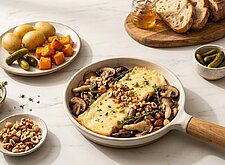 Image of Pilz Raclette mit Thymian und Nuss Crunch