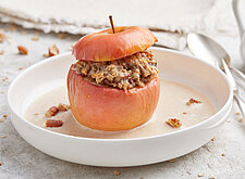 Image of Gefüllter Apfel mit Vanillesoße