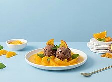 Image of Trüffel-Eis auf Orangen