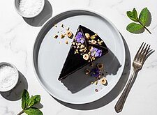 Image of Saftiger Schokoladenkuchen mit Schokoglasur