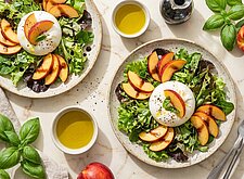 Image of Nektarinen-Salat mit Burrata