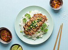 Image of Gebrochener Reis mit gegrilltem Schweinefleisch