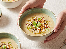 Image of Kartoffelcremesuppe mit Nüssen