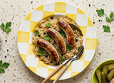 Image of Bratwurst mit Sauerkraut