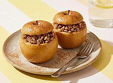 Image of Ofenäpfel mit Walnüssen