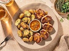 Image of Schweinemedaillons mit Marillensoße