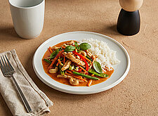Image of Schnelles Rotes Thai Curry mit Huhn