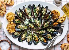 Image of Gegrillte Miesmuscheln mit Kräuterbutter